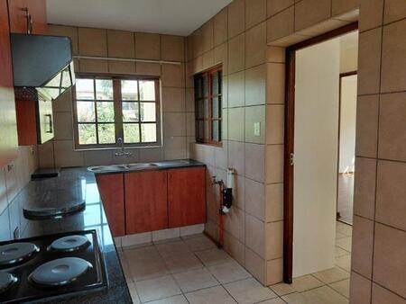 1 Bedroom House in Kensington