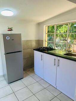 1 Bedroom Garden Cottage in Kensington