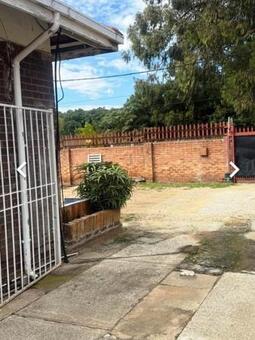 3 Bedroom House in Kensington