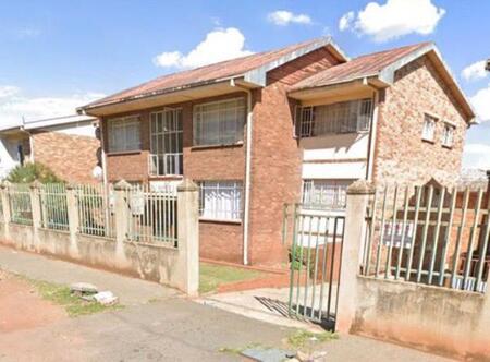 2 Bedroom Apartment in Berea