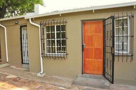 1 Bedroom Garden Cottage in South Kensington