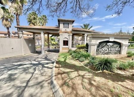 4 Bedroom Townhouse in Sandringham