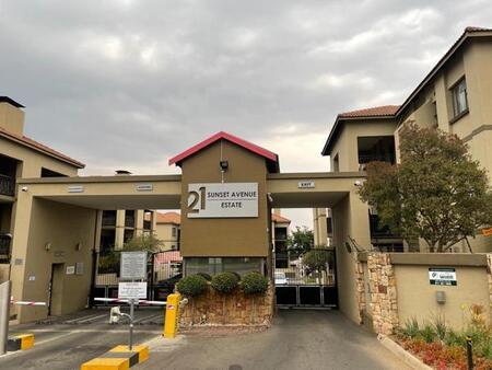 2 Bedroom Apartment in Pineslopes