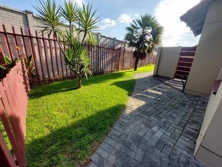 2 Bedroom Townhouse in Vanderbijlpark Central