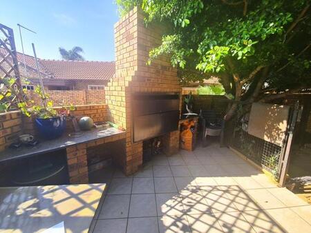 3 Bedroom Townhouse in Wierda Glen