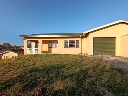 3 Bedroom Simplex in Greenwood Park