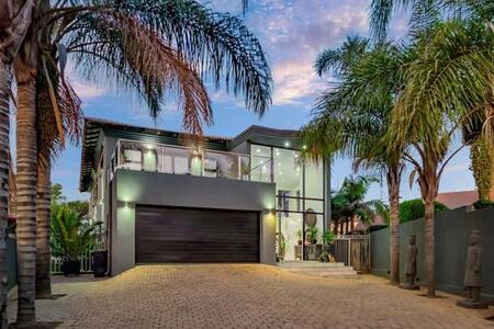 4 Bedroom House in Eagle Canyon Golf Estate