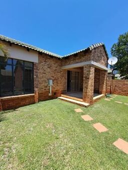 2 Bedroom Townhouse in Equestria