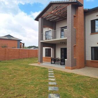 2 Bedroom Apartment in Rietvalleirand