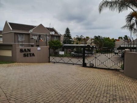 1 Bedroom Apartment in Erasmuskloof