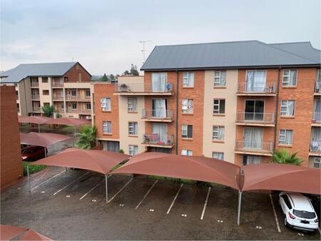 2 Bedroom Apartment in Parktown Estate