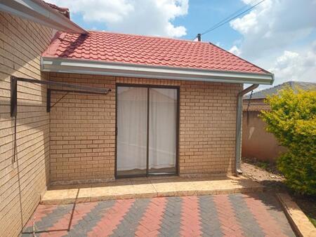 Studio apartment in Protea Glen