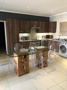 2 Bedroom Apartment in Atholl