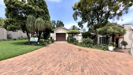 3 Bedroom House in Craighall Park