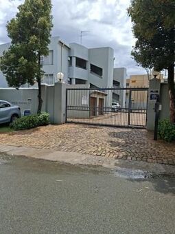 2 Bedroom Apartment in Cresta