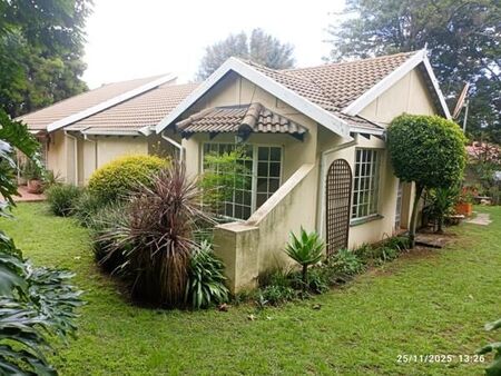 2 Bedroom House in Bromhof