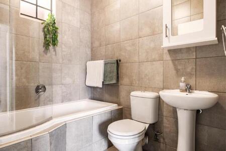 2 Bedroom Apartment in Rosettenville