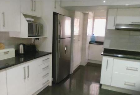 3 Bedroom House in Bezuidenhout Valley