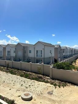 2 Bedroom Flat in Sunningdale