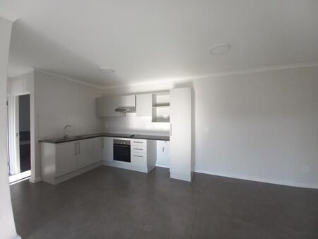 2 Bedroom Apartment in Burgundy Estate