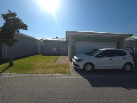 3 Bedroom House in Burgundy Estate