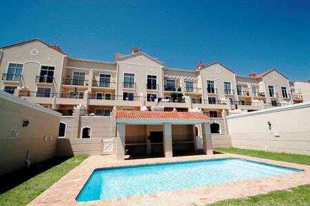 2 Bedroom Apartment in Century City