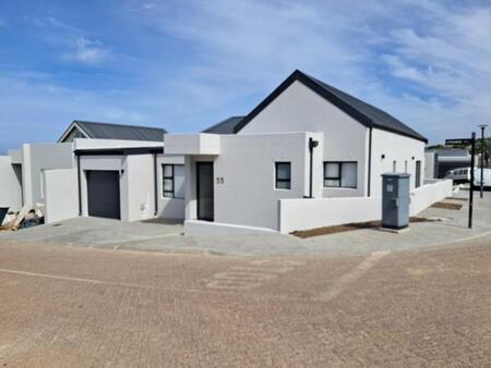 3 Bedroom House in Somerset West Central