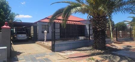 3 Bedroom House in De Beers