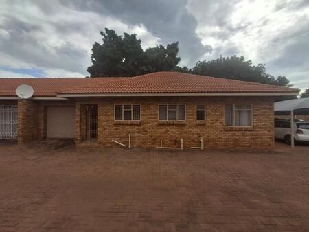 3 Bedroom Townhouse in Onverwacht