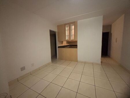 2 Bedroom townhouse - sectional to rent in Meredale, Johannesburg