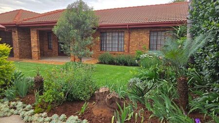 2 Bedroom house to rent in Melodie, Hartbeespoort