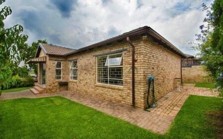 3 Bedroom Townhouse in Honeydew Ridge