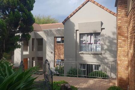 2 Bedroom Apartment in Constantia Kloof
