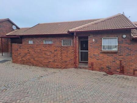 3 Bedroom Townhouse in Wilro Park