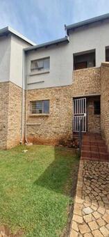 2 Bedroom Apartment in Krugersdorp Central