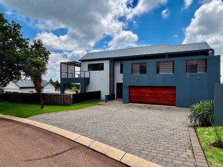 5 Bedroom House in The Hills