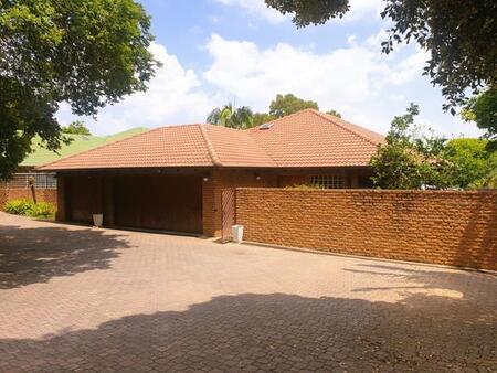 4 Bedroom House in Lynnwood Glen
