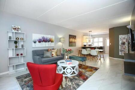 2 Bedroom Apartment in Elton Hill