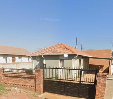 2 Bedroom House in Mahube Valley