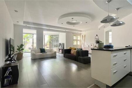 2 Bedroom Apartment in Morningside