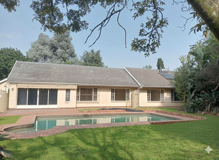 4 Bedroom House in Kensington B