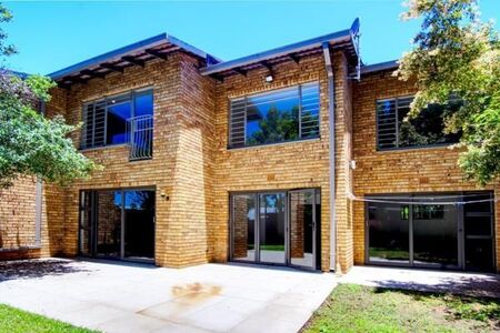 4 Bedroom Townhouse in Victory Park