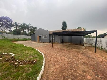 3 Bedroom House in Bromhof