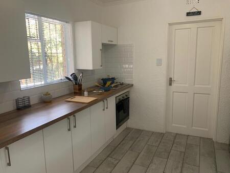 2 Bedroom House in Kew