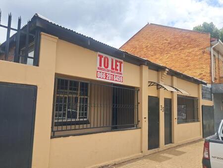 2.5 Bedroom House in Bezuidenhout Valley