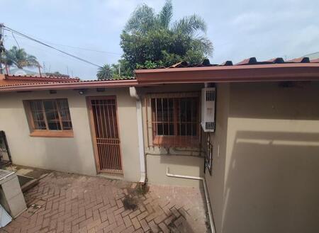 1 Bedroom Garden Cottage in Orange Grove
