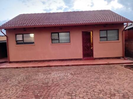3 Bedroom House in Kwa Thema