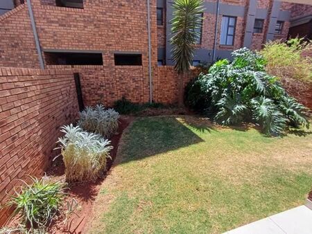 2 Bedroom Townhouse in Ravenswood