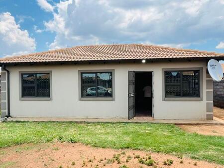 3 Bedroom House in Vosloorus
