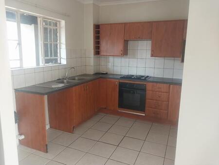 2 Bedroom Apartment in Rooihuiskraal North